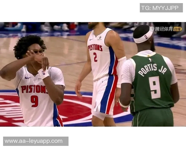 拳击手出击波蒂斯上篮遭无视犯规愤怒重拳击打篮架引发热议