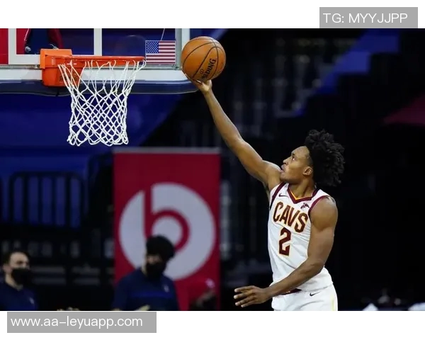 塞克斯顿表现出色但外线失准10投5中贡献14分2篮板5助攻正负值高达13 塞克斯顿表现出色但外线失准10投5中贡献14分2篮板5助攻正负值高达13