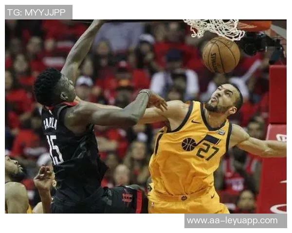 菜鸟埃奇库姆表现出色砍下23分5板4断尼德豪泽贡献6分10板2帽展现实力